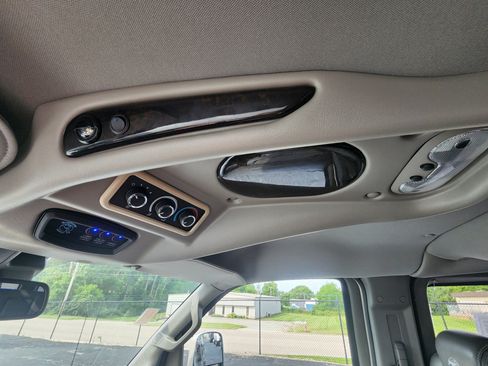 Used 2020 Chevrolet Express 2500 w/ Enhanced Convenience Package RWD image 36