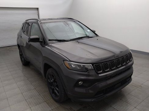 Used 2024 Jeep Compass Latitude w/ Convenience Group AWD/4WD image 13
