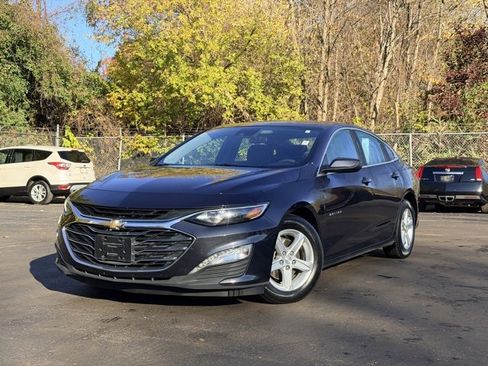 Used 2023 Chevrolet Malibu LT image 1