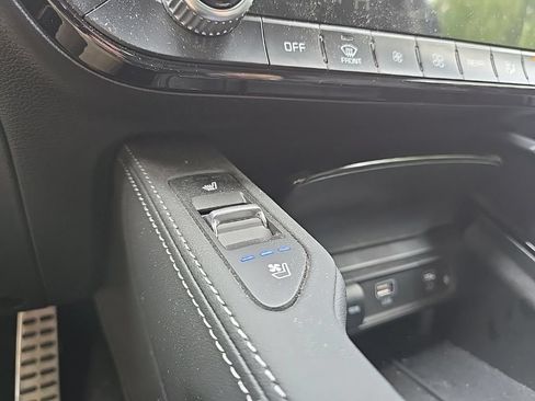 Certified 2025 Kia Telluride SX w/ SX Captain's Chair Package AWD/4WD image 24