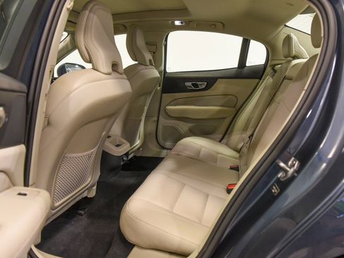 Used 2020 Volvo S60 T6 Momentum w/ Protection Package Premier image 14