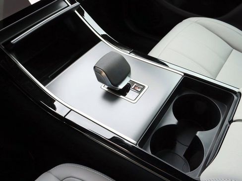 Used 2026 Land Rover Range Rover Evoque S image 23