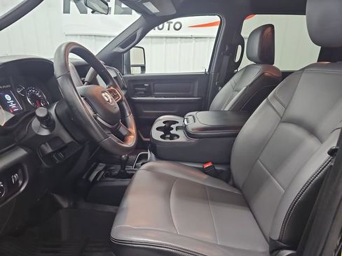 Used 2024 RAM 3500 Tradesman w/ Chrome Appearance Group AWD/4WD image 9