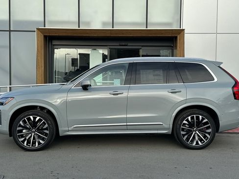 New 2026 Volvo XC90 B5 Plus w/ Protection Package image 5