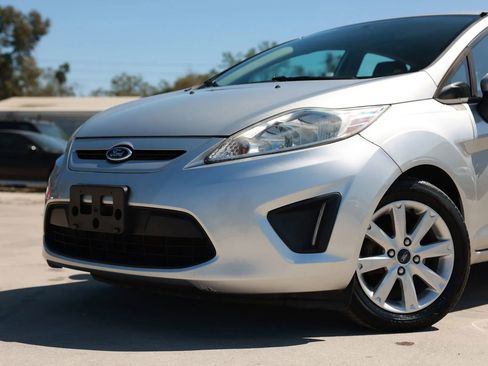 Used 2013 Ford Fiesta SE image 20