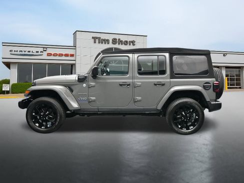 Used 2023 Jeep Wrangler Unlimited Sahara w/ Cold Weather Group AWD/4WD image 2
