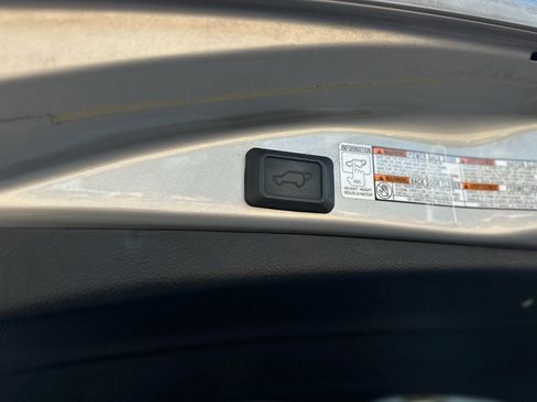 Used 2018 Toyota RAV4 Limited image 28