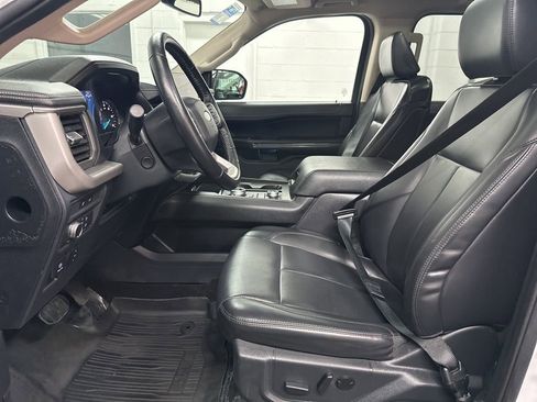 Used 2022 Ford Expedition Max XLT image 18