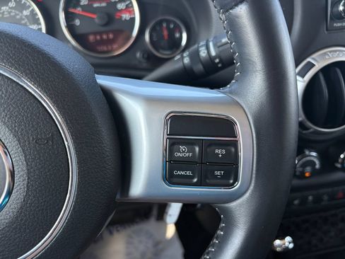 Used 2016 Jeep Wrangler Unlimited Rubicon AWD/4WD image 17