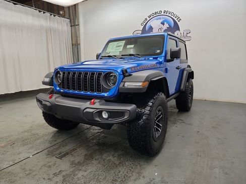 New 2025 Jeep Wrangler Rubicon w/ Xtreme 35 Tire Package image 13