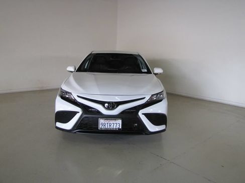 Used 2023 Toyota Camry SE FWD image 2