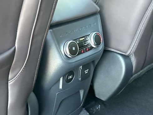 New 2026 Ford Explorer Platinum image 18
