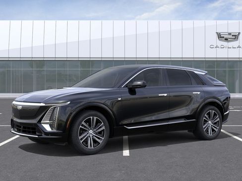 New 2026 Cadillac Lyriq Luxury RWD image 2