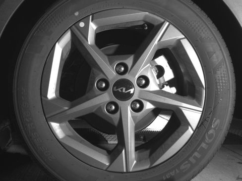 Used 2025 Kia K4 LXS image 14