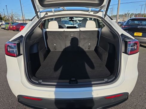 Used 2022 Tesla Model Y Performance image 13
