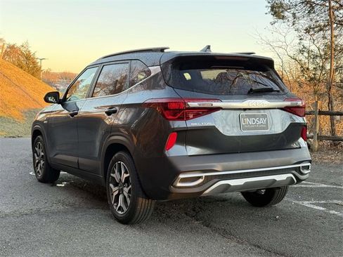 Used 2023 Kia Seltos EX image 4