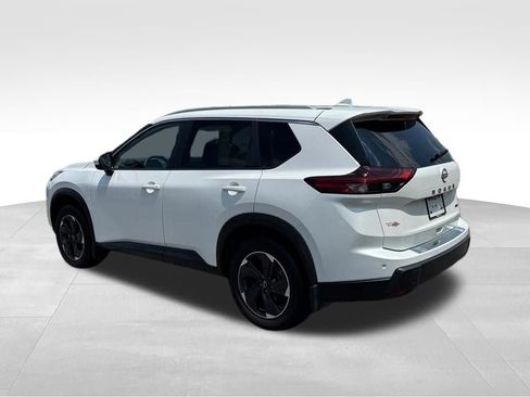 Used 2025 Nissan Rogue SV w/ SV Premium Package AWD/4WD image 5