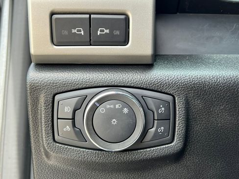Used 2020 Ford F150 Lariat w/ Equipment Group 502A Luxury AWD/4WD image 27