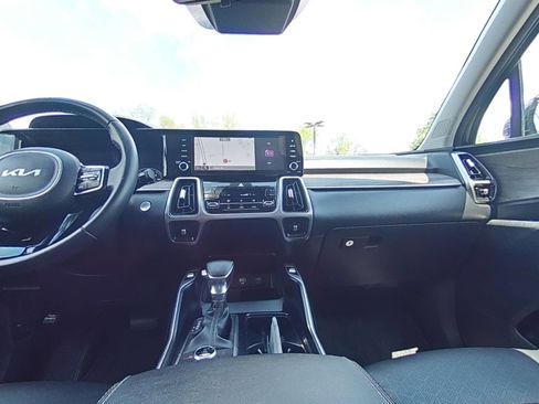 Used 2022 Kia Sorento S image 27