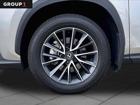 Used 2025 Lexus NX 250 FWD w/ Accessory Package (2T) image 9