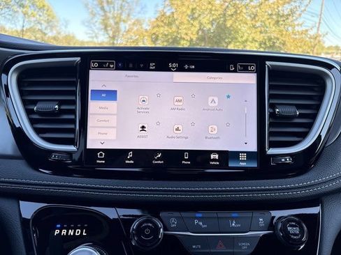 Used 2026 Chrysler Pacifica Select AWD/4WD image 26