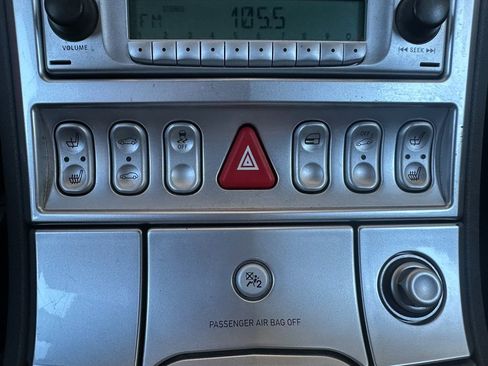 Used 2005 Chrysler Crossfire Limited image 4