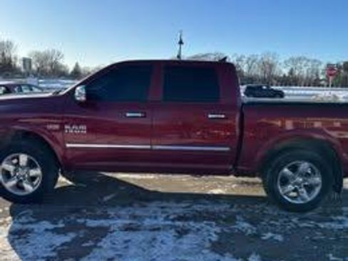 Used 2015 RAM 1500 Laramie w/ Convenience Group image 8