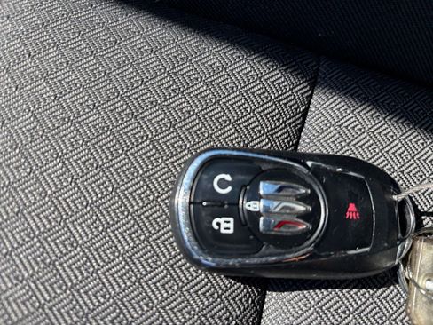 Used 2025 Buick Encore GX Preferred FWD image 23