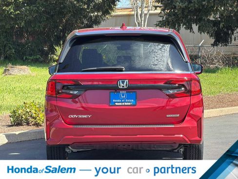 New 2026 Honda Odyssey Touring image 8