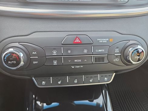 Used 2017 Kia Sorento SX image 20