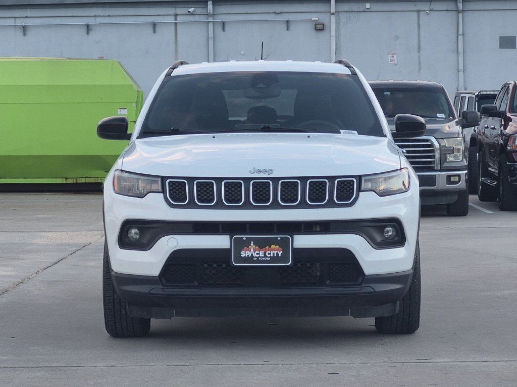 Used 2023 Jeep Compass Latitude AWD/4WD image 9