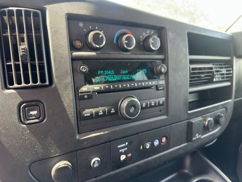 Used 2019 Chevrolet Express 3500 LS RWD image 20