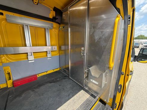 Used 2022 Ford Transit 250 148 High Roof Extended w/ Parcel Delivery Package RWD image 20