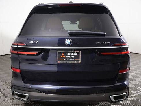 Used 2024 BMW X7 xDrive40i w/ M Sport Package AWD/4WD image 15