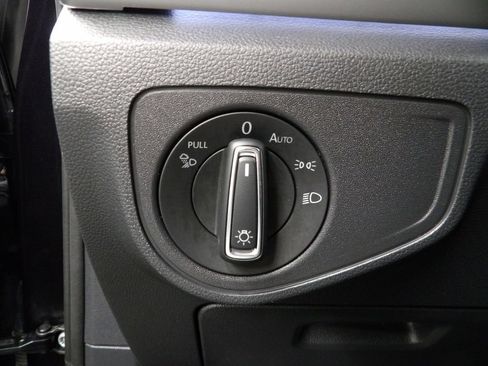 Used 2023 Volkswagen Atlas SEL R-Line AWD/4WD image 45