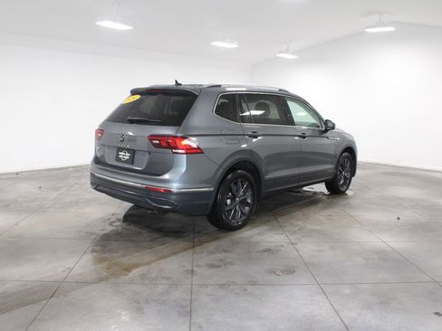 Used 2024 Volkswagen Tiguan SE image 9