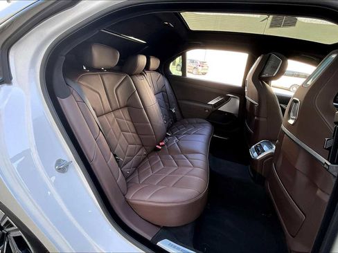 Used 2025 BMW 760i xDrive 760i xDrive w/ Executive Package image 37