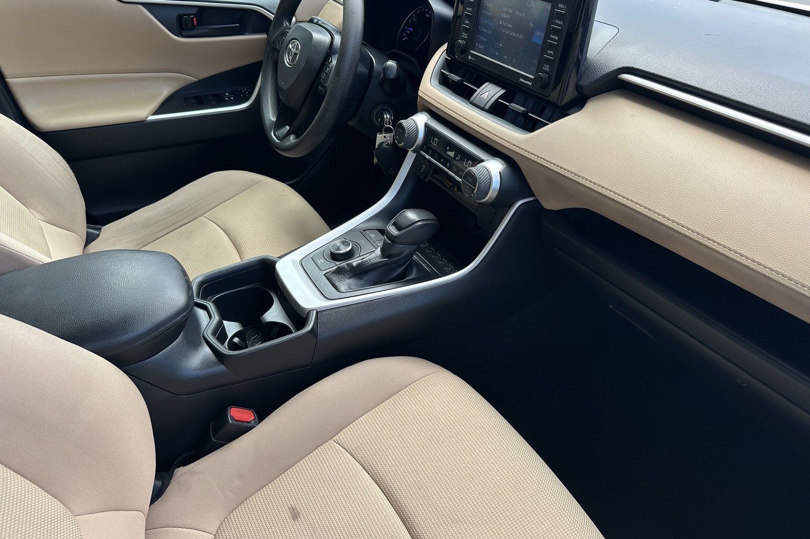 Certified 2021 Toyota RAV4 LE AWD/4WD image 16