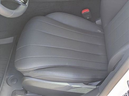 New 2025 Mercedes-Benz E 450 4MATIC All-Terrain Wagon image 4