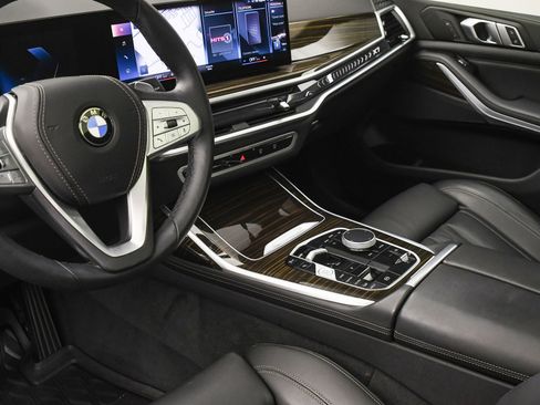 Used 2023 BMW X7 xDrive40i w/ Dynamic Handling Package image 41