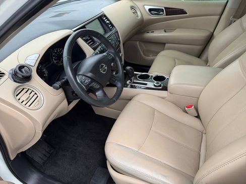 Used 2016 Nissan Pathfinder Platinum AWD/4WD image 10