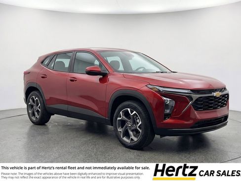 Used 2025 Chevrolet Trax LT FWD image 1