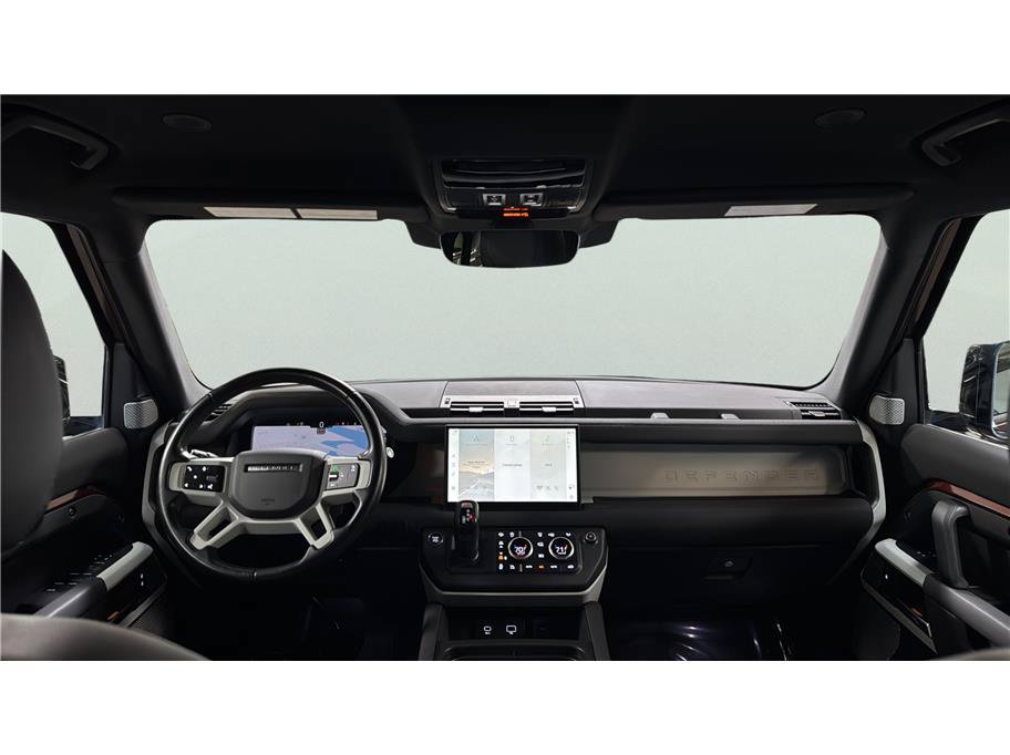 Used 2023 Land Rover Defender 130 SE AWD/4WD image 30