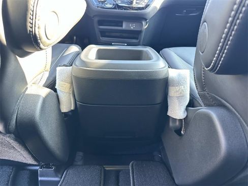 New 2026 Chrysler Pacifica Select image 12