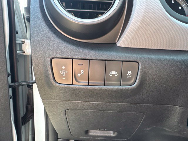 Used 2019 Hyundai Kona SEL AWD/4WD image 23