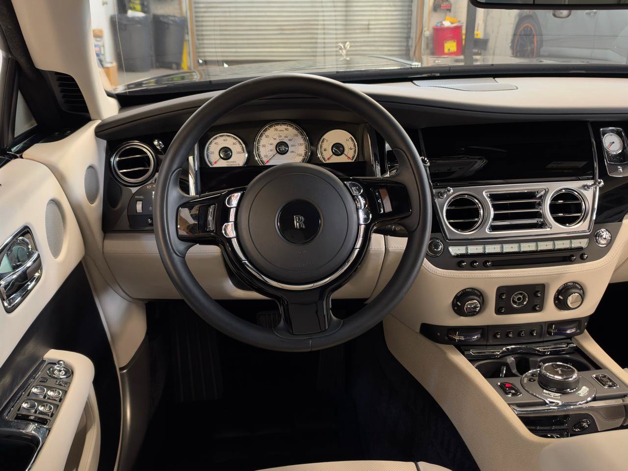 Used 2016 Rolls-Royce Wraith RWD image 12