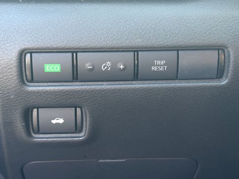 Used 2020 Nissan Sentra SV FWD image 8