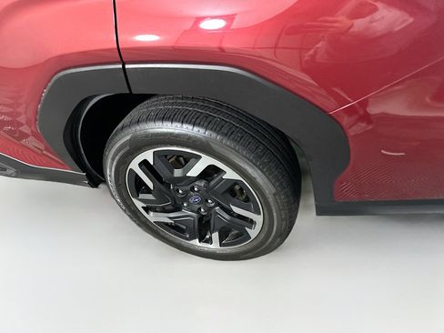 Used 2025 Subaru Forester Limited image 11