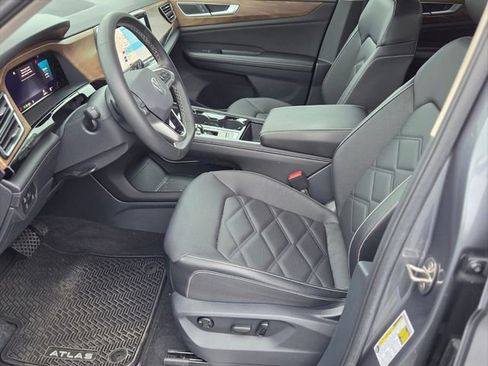 Used 2024 Volkswagen Atlas SE FWD image 9