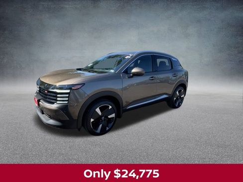 Certified 2025 Nissan Kicks SR image 4